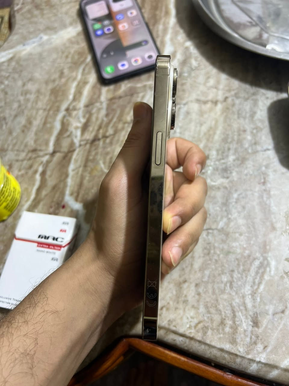 السلام عليكم ايفون 14 برو ماكس شرق اوسط
ذاكرة 256 
بطارية 79 الجهاز كلشي ممبدل بي فقط فطر بل ضهر مماثر 
الباقي كلة بلادي 
السعر 750 الف مستعجل على بيعتة 
مكاني بغداد الدورة منطقة ابو دشير
رقمي للاتصال او واتساب 
***********

