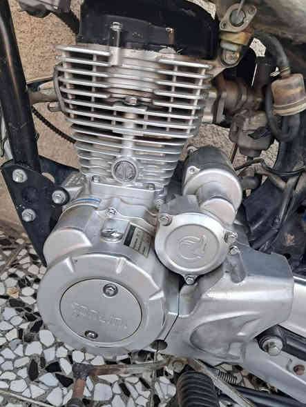 السلام عليكم ورحمة الله 
دراجه ايرانيه سونك 2024 نضيفه كلش بيهه بس خسفه بتانكي المكان الزعفرانيه قري سده الجنابيين للاتصال *********** السعر 625,000وبيهه مجال قليل
