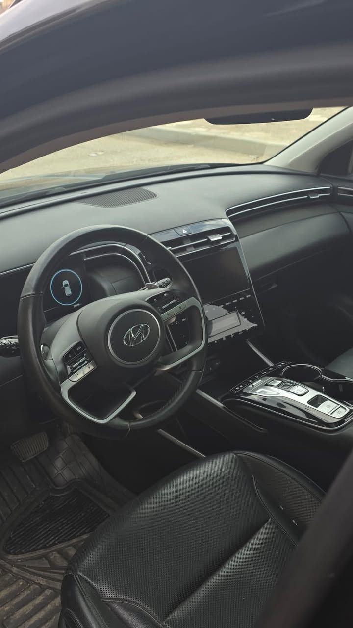 توسان 2024  وارد امريكي هايبرد
تتقدم وتترجع بالريموت
اعلى مواصفات خاصه لمتد 1/1 VIP.  بدون ايرباك كلهن سليمات 
 بصمه + بصمه ابواب لمس
 بانوراما 
كاميرات ٥(360)
كير دكمه 
نقط عمياء
رادارات امامي خلفي جانبي(360)
تتقدم للامام وللخلف ب بصمه
هاندبريك بصمه+ اوتوهولد
كشنات كهرباء
كشنات جلد اسود
كشنات خزن ميموري
كشنات تبريد وتدفئه امامي خلفي 
وتدفئه استيرن
بك لايت لد
شاشة كبيرة لمس
من تشغل اشارة يقلب الكيج كامره
 اشارة بالمري
تثبيت سرعة
ويل كب كروم
تحديد مسار 
فول تحكمات ستيرن
 السماعات شركة BOSE
 شحن وايرلس
نظام gps خرائط
 شفتات كير ب ستيرن
حساسات امامي خلفي
تشغيل عن بعد  
 مود درايف اقتصادي - سمارت - سوبر -وثلجي 
نظام نزول منحدرات 
تبريد قطعتين امامي خلفي 
 شاشه ابل كار بلي  
 اوتو هولد
بيها صبغ خشم الجاملغ والبنيد
السعر 238 وبي مجال 
***********
