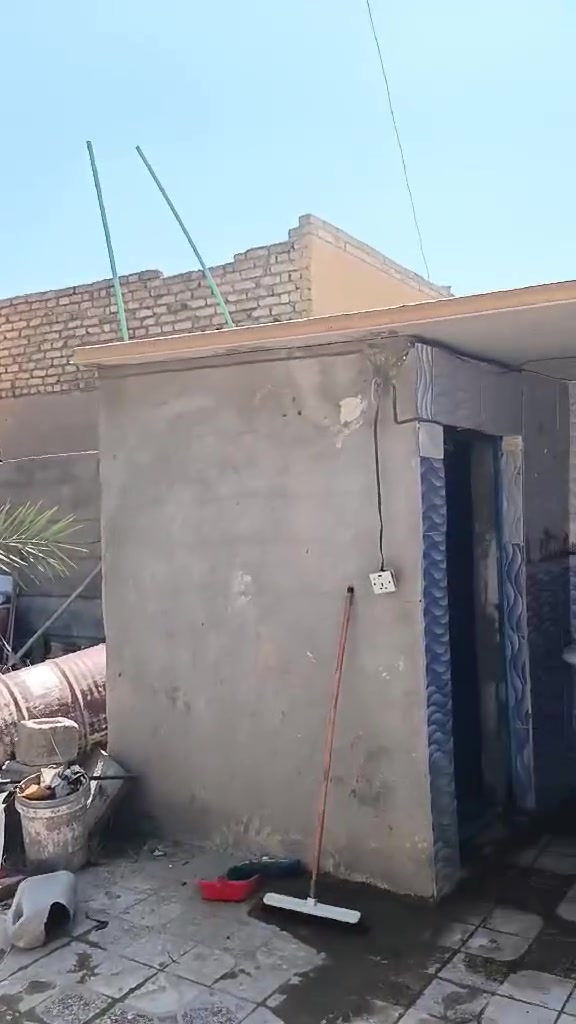 السلام عليكم متاح بيت ايجار حي سيده زينب الببت متكون من استقبال وغرفتين ومطبخ حمام وتواليت خارجي وطرمه تاخذ سيارين كوله كاشي وسيراميك ايجاره 250 اي سؤال اتصل بهذا الرقم 👋ملاحظه في حاله لاتفاق يكون بين المالك والماجر عقد يضمن حق الطرفين ***********

