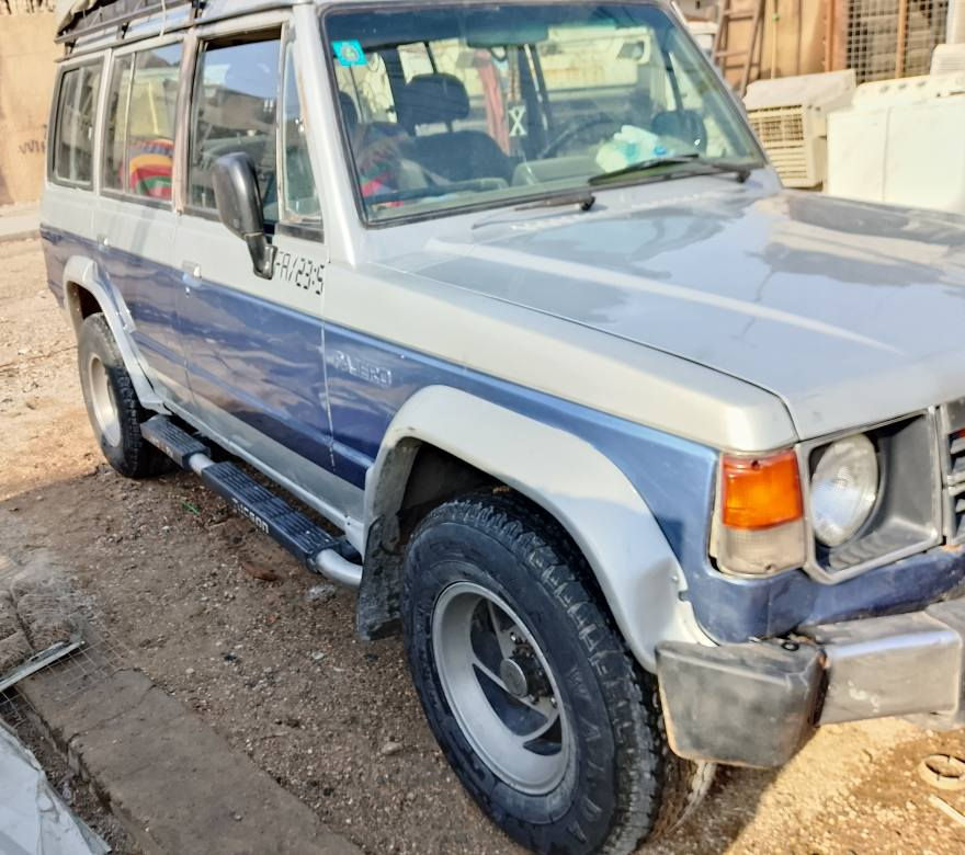 باجيرو مديل1990محرك نظيف بطة اثنين ونص و كير أوتماتيك حاوية حداية نظيفة  كشر السيارة مصبوغ حزام للجمالية السيارة باسمي رقم ذي قار انكليزي مشروع وطني . العنوان بغداد مدينة الصدر .
السعر 36  رقم الهاتف ***********
