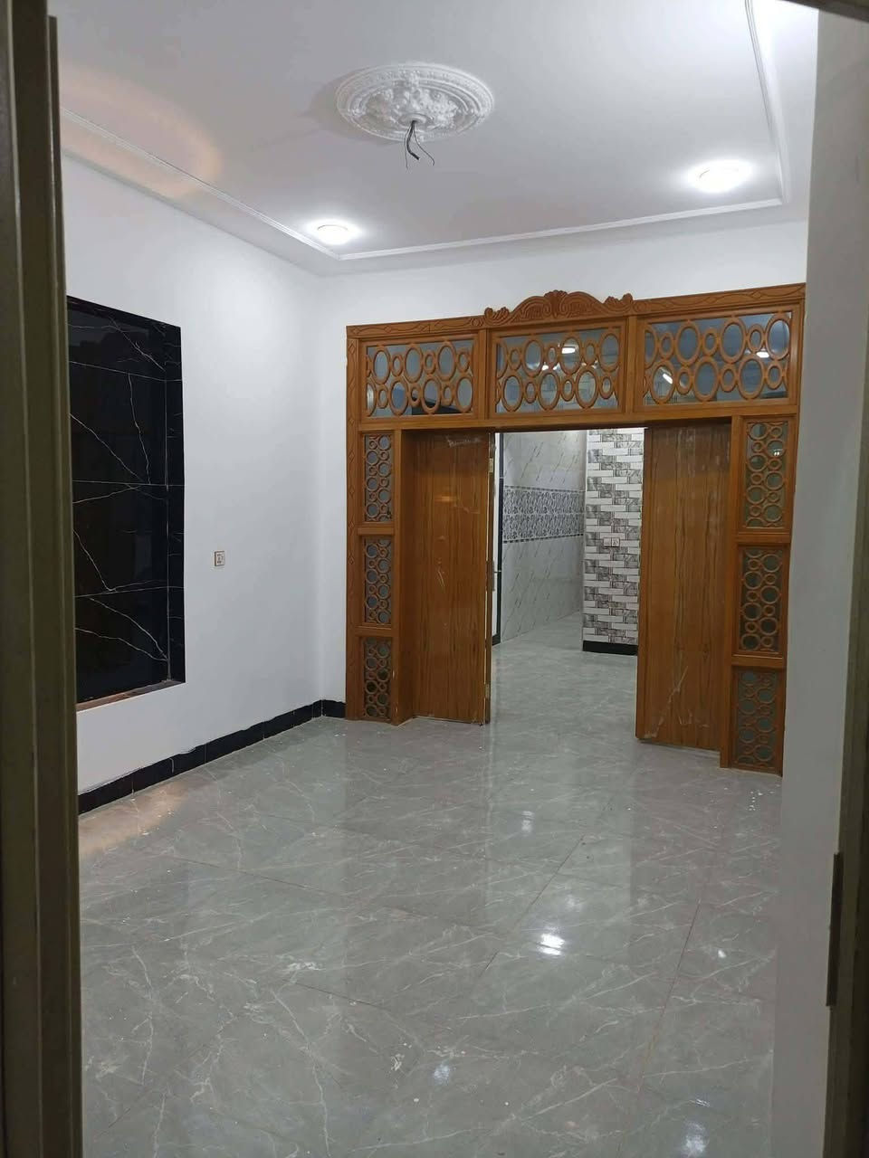 🏡 دار100م  اقصاد  مقدمه ٢٠ اقصاد🔺طابو زراعي سند 25
------------____________-------------_____________
       ☎️***********☎️☎️  ________--------------________  بيع مستعجل
                       
***********.      

                    #النجف - #مقابل_ قريه القدير عمود 282
       
—————————————————————
☎️*********** ☎️ ⚫️  
——————————————————
شارع تبليط 17متر انترنيت ضوي اناره ليليه خدمات كامله  

🏗  البناء حديث والشغل درجة اولى 

بناء طابوك 

🔹 صب مركزي كونكريت مسلح

🔹 سيراميك للمطبخ والصحيات

🔹 سحبات ملكية

🔹 جدران بورسلين 

🔹 #ديكورات 

————————————
🔷   يحتوي الدار على   🔷
————————————

 غرفه نوم + صاله +  + مطبخ +, استقبال 
 صحيات داخليه ،وخارج
 منور
