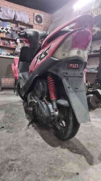 سلام عليكم عدله بلاديه ومختمه 
دراجه كفاله برغي مابيه نقص
مكينته تخبل لا صوت ولا نضوح ولا تبخير مكيتنه مامفتح بيه برغي دراجه ملاحهه يخبلن وكفراته اصليه دراجه شلعه معدل وجاهزه سلف وهندر كهربائياته كله شغاله دراجه نعومه الي ببالك كابيتر مجامع كلهه بلاديه الدراجه رايده ب900 وبيه مجال حك الجيه مكاني بغداد الدوره
*********** بس واتساب هم
