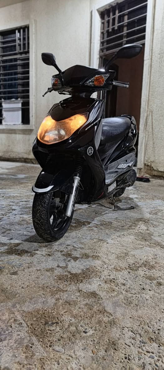 السلام عليكم دراجه سكنس للبيع رمبه الدراجه فحل خطين نوزل دراجه جديده وكامله ومكفوله من كلشي اوراق رمبه مكاني بغداد الدوره ابو دشير ***********
