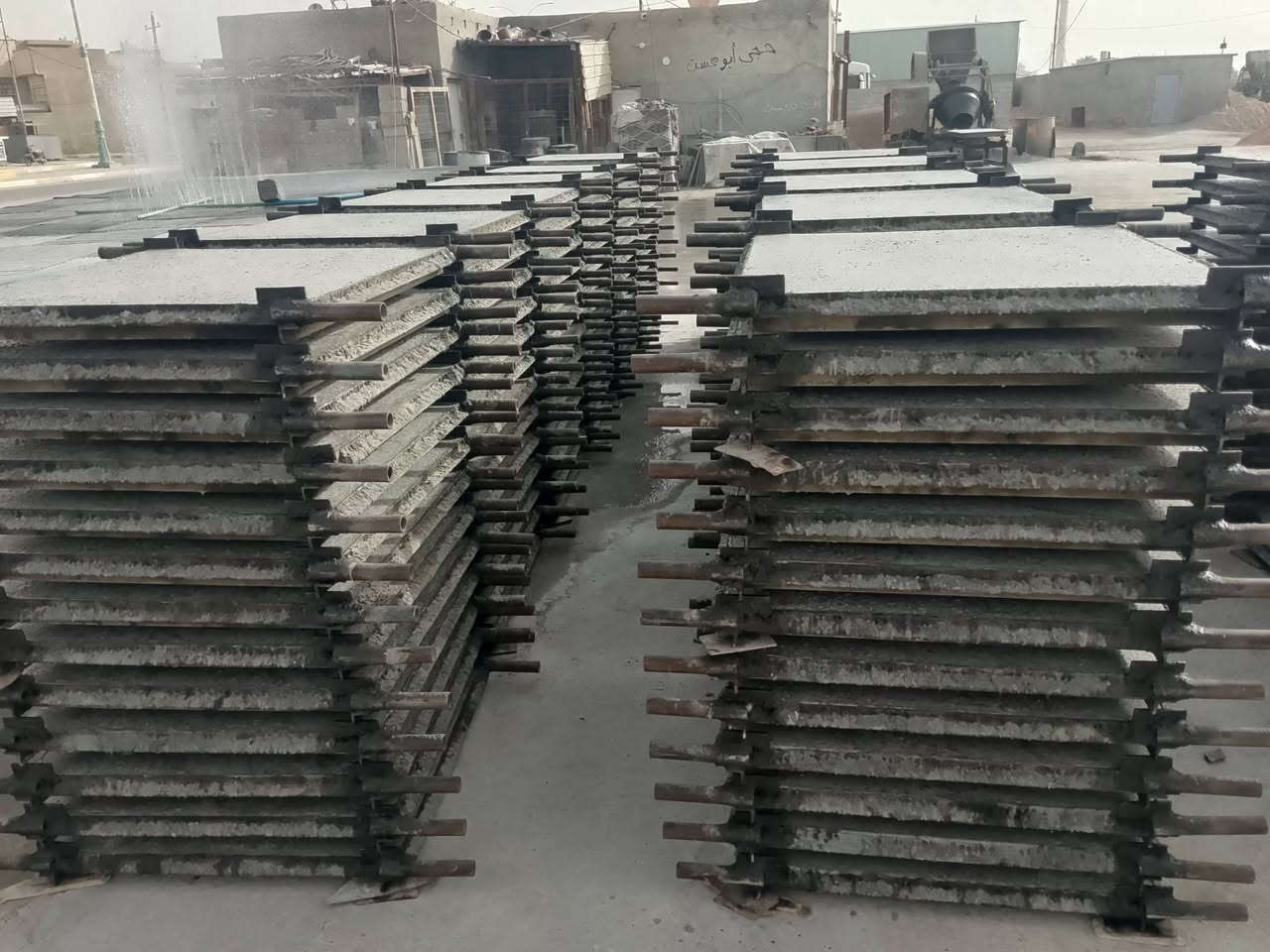 قوالب للبيع السمك 3 ونص العدد 200 العنوان السماوه حي الصناعي ***********
