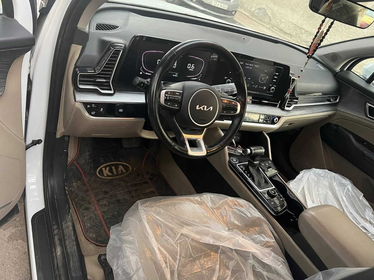 السلام عليكم سبورتج مديل 23 للبيع
خليجي كفالة عامة عدا هاي الرصعة بل جاملغ موضح بل صور 
رقم اربيل جديد ب اسمي سيارة 
ماشية 40 كيلوفول مواصفات عدا البنوراما
السعر 210 بيهة مجال قليل 
مكاني بغداد البلديات
***********
