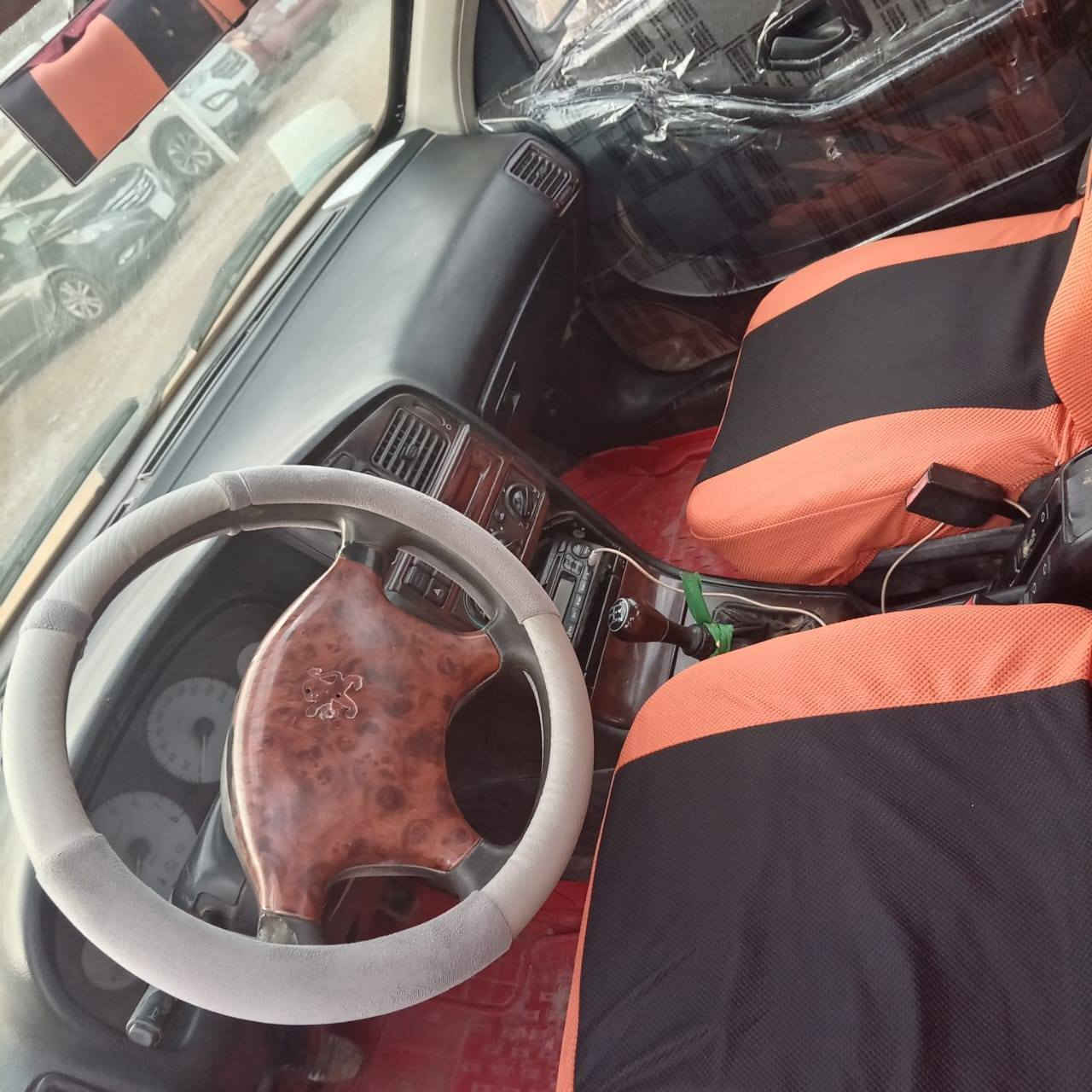 بيجو بارص مكفوله من ضربه مصبوغه جمالي مكينه وكير وحدادي جدد مكانه ديوانيه شاميه بسمي رقم تليفون *********** سعر 34 وبيه مجال مديل 13
