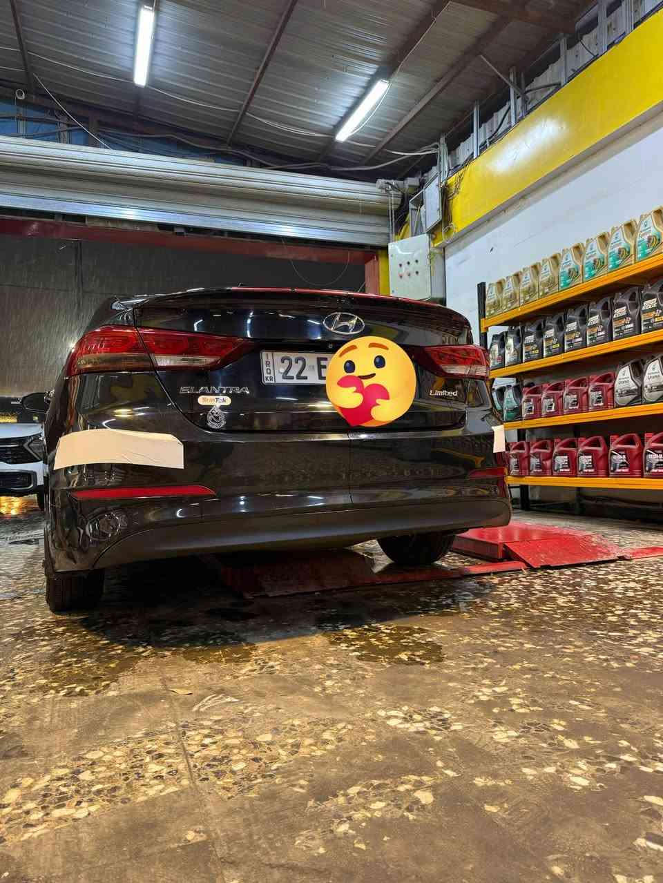 السلام عليكم الإنترا 2017 فئه s ماعدا الفتحه سياره نضيفه ادامه كامله تخم تاير دوشمه سياره جاهزه لاخر حبايه. وارد أمريكي ضررها بنيد صبغ ورصعه بلباب بدون تبديل ليبل واحد سياره كفاله  منضومه لايت زنون رقمها اربيل باسمي  مكانها بغداد البنوك مستعجل عل بيعه 120 الشراي يتصل ***********
