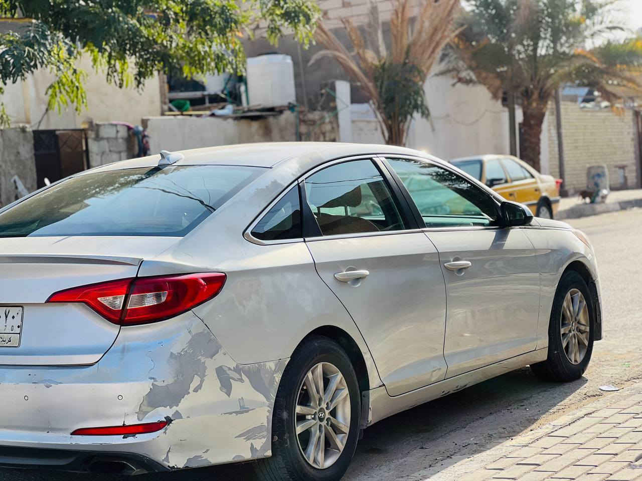 سياره سوناتا لبيع وارد أمريكي
مكينه 2400 
حادث جاملغ خلفي بدون دواخل مبدل قبق جنطه 
سياره نضيفه فقط عوزها صبغ دعاميات مكان سياره كربلاء 
سعرها 110 وبيها مجال لشراي 
*********** اتصال أو مراسله واتساب
