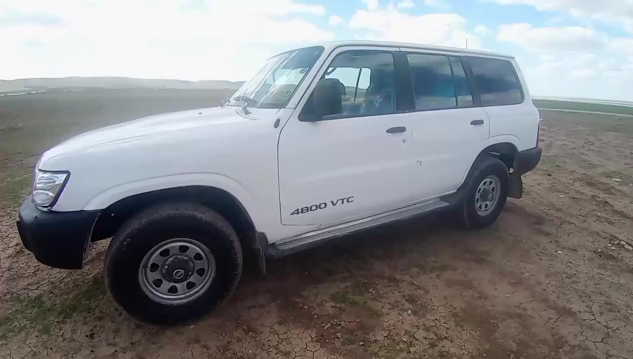 پەتڕۆڵ مۆدیل 2002 ڕەقەم سلیمانی تەحویل غرامە بەشرت ..ماڵی دۆست  گیڕ مەکینە ئەکسل دەبڵ ئەکسل بەشرتی سەت فیتەر ..شانی سەقفی پیشی دوای بێ بۆیاغ نوکەدەرزی لیدرانی نیە ..حیزام بۆیاغە ..غازوبە نزین  ..    شوین چەمچە ماڵ 66گڵاو مجال پارەی علوجێ ..***********  ***********
