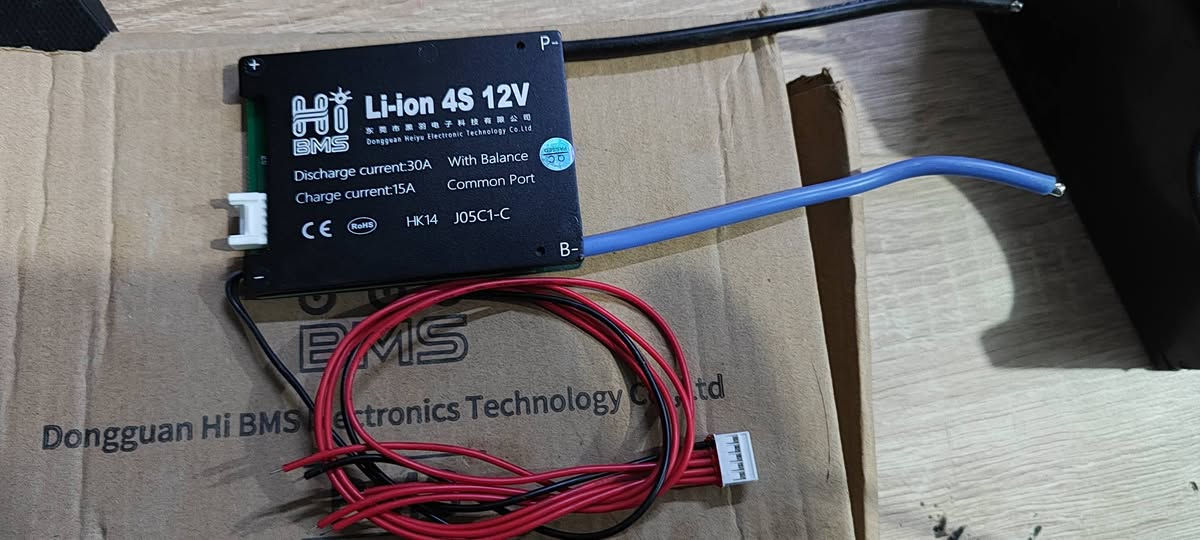 السلام عليكم  متوفر قطعتين بي ام اس  bms  4s 12v  discharge 30A
charge 15A
bms  16s 48v  discharge 80A
charge 40A 
uart&bt
mk14  
 السعر 60الف الاتصال  *********** متوفر توصيل وعندي بعد دالي 3 قطع  4s 20 A
