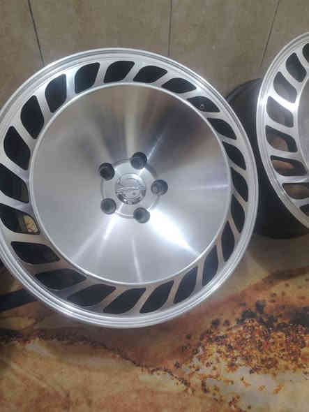 سلام عليكم شباب البيع فقط ويل مايباخ خسفه قويه جدد ستعمال شهر 1 لا فطر ولا عواج اصليات ***********
