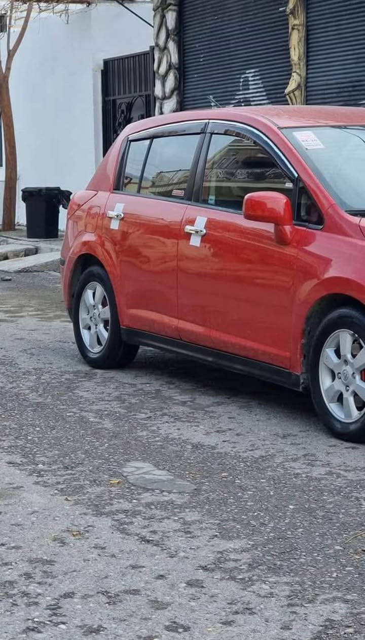 نیسان ڤێرسا
 ٢٠٠٧
واجيهه اصلى 
گێر تۆماتیک
مەکینە٢٠
شاشە ئایپات
کامێرا
تەحدید سورعە
١٤٢ میل رۆیشتەوە 
کارەبایی کامل مەزبوت
٤ پارچە نيو سبوغ
تازە توند کرایتەوە هیچ مەسرەفی تێدا نییە
مشتەری نامە بنێرە لەخزمەتم  
ژماره ى موبايل ***********ڤايبه ر وه تس ئاپ
شه قلاوه كويسينجاك, أربيل
