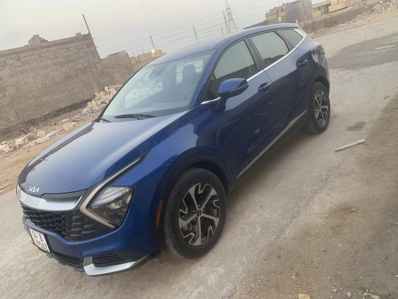 كيا سبورتج 2023 برستيج الطويله وارد امريكي 
رقم بصره باسمي تحويل  لون مميز 
صبغ بابين عكس السايق وبارد بالمدكر الامامي بدون دواخل  صور الحادث موجوده 
محرك 2500
ماشيةً 43 الف ميل 
بصمة
رادار 
شاشة متصلة 
كشن كهربائي
كشنات جلد 
تدفاة بالكشنات 
توقف ذاتي 
قيادة ذاتية 
تشغيل عن بعد 
حساسات خلفية 
السياره كلش حلوه
السعر 190 ورقه 
الاتصال ***********
البصره حي بغداد
