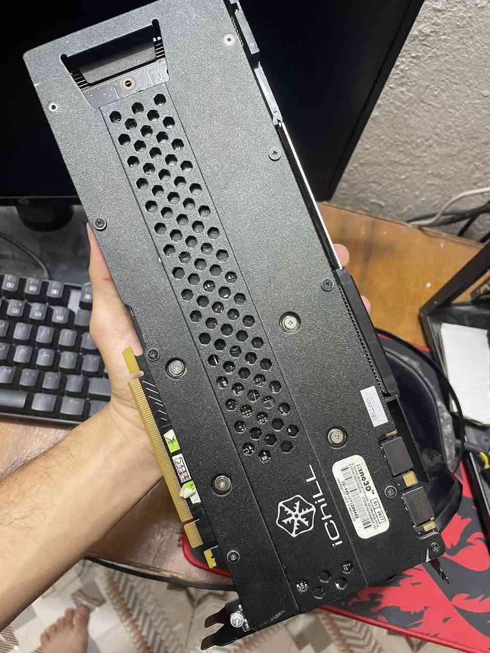 السلام عليكم اخوان كرت شاشه inno3D GTX 1070 8G
درجه حرارتة 70 أقصى شيء 
3 فان كلها شغاله 
اي صوت مراوح ماكو 
سبب البيع مثل مشوفون ميرهم ميدخل بالكيس 
السعر:- 170 
التوصيل :- 6
للاستفسار:- ***********

