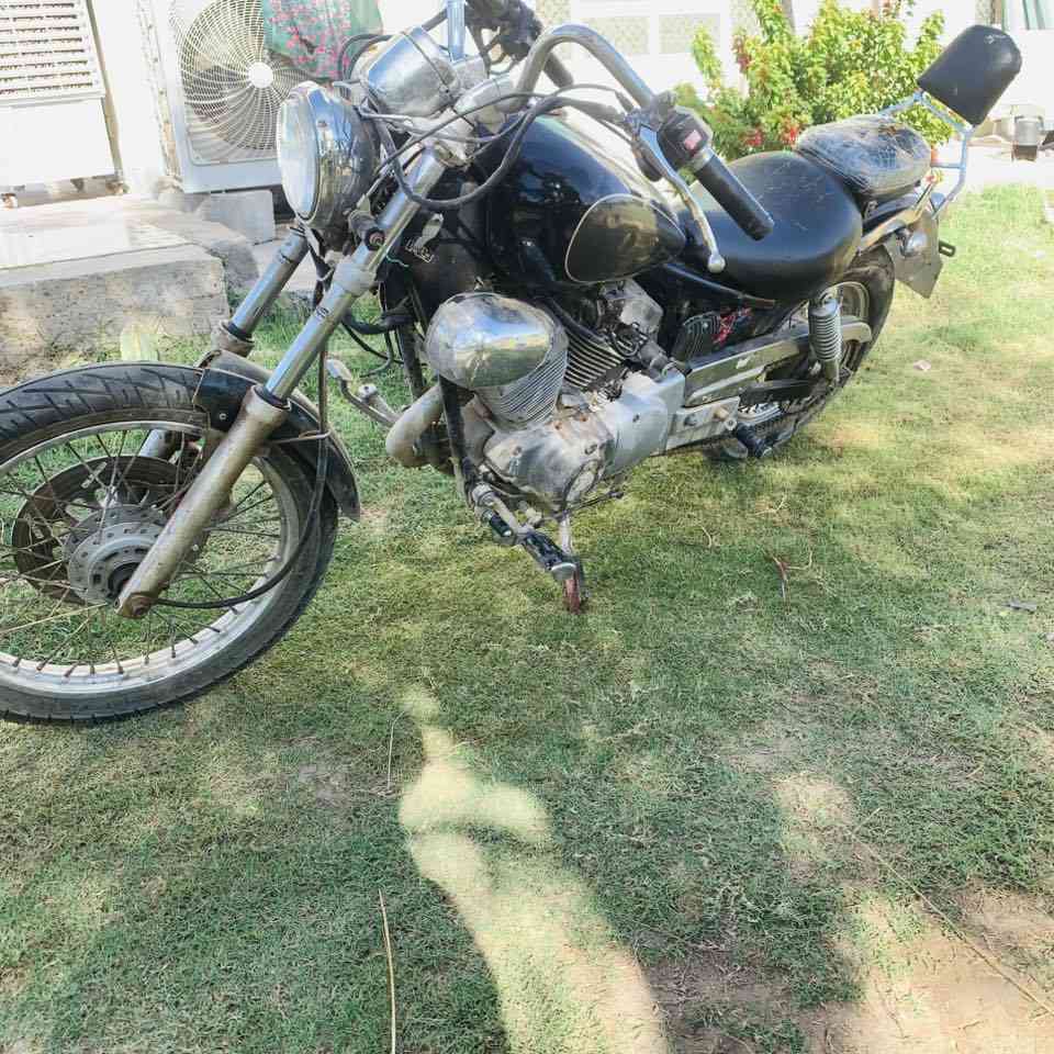 ماطور هارلي للبيع السعر ٤٥٠   الماطور نظيف   ***********.
