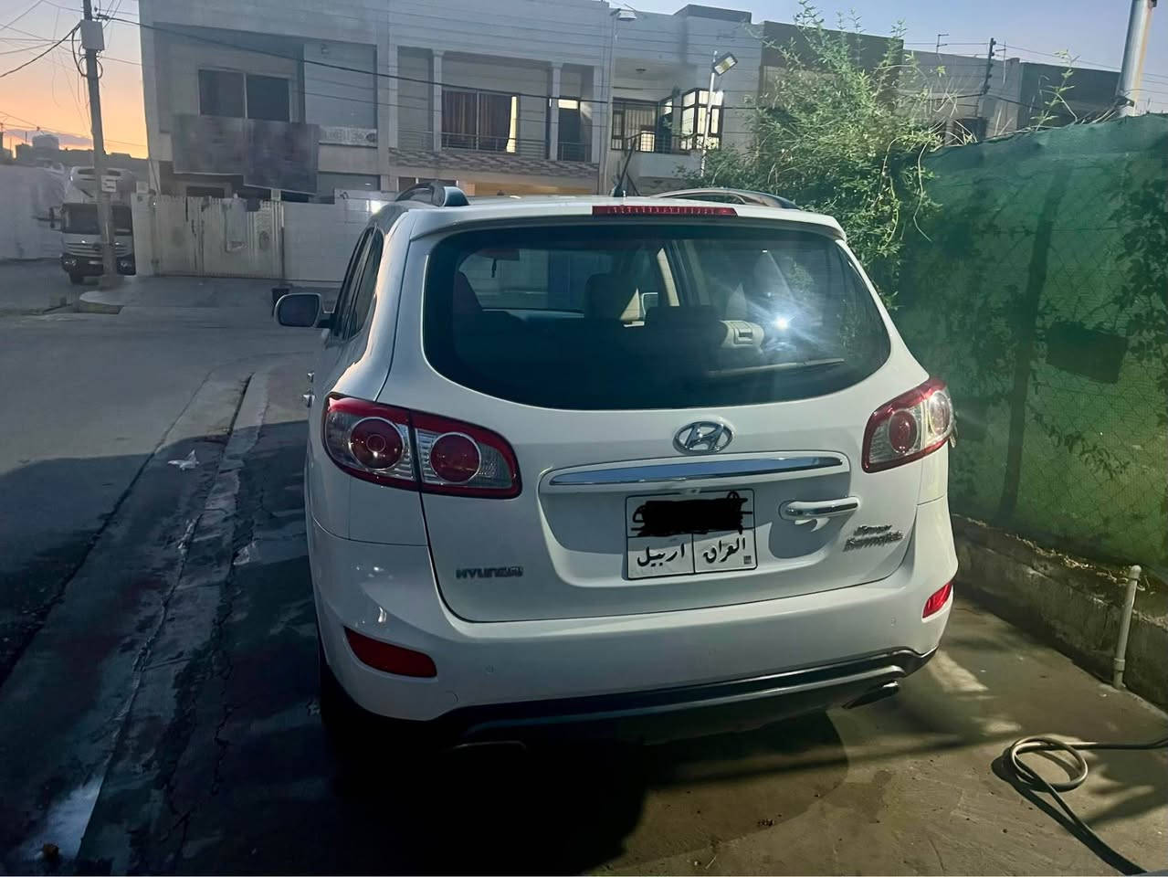 هونداى سهنتافى ٢٠١٢
فول مواسه فات
٣پارجهو نيو سبوخ
١٤٨٠٠٠ كم رويشتوه
جوار پستن
Hyundai Santa Fe 2012 ونداي
فل مواصفات - 3 قطع ونص صبغ - ماشية 148 ألف كم -
4 بستون
موبايل:*********** أربيل, العراق
