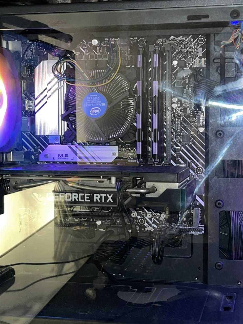 سلام عليكم
فقط الكيس للبيع ^
Cpu : Intel® Core™ i5-12400F Processor
Gpu : Palit RTX 2060 12GB Dual Fan
Ram : 16GB 2x8 3200MHz DDR4 Hikvision
M.B : ASUS PRIME B660M-A D4
P.S : Ruix GX750 Bronze 80+ 750W
Case : FANTECH CG76 MIDDLE TOWER
M.2 128GB / HDD 1TB
السعر 725 وبيهه مجال
 الحاسبة امس نضفتهه وبدلت معجون للمعالج وفرمتتهه كامله بس تشغل وشتريد فحص ادخل خاص وادزلك وعندي ٣ هاردات  HDD ثنين 1TB وواحد 500GB الي يفيدنه يراسلني 
مكاني نجف وعندي توصيل 
واتساب ***********
