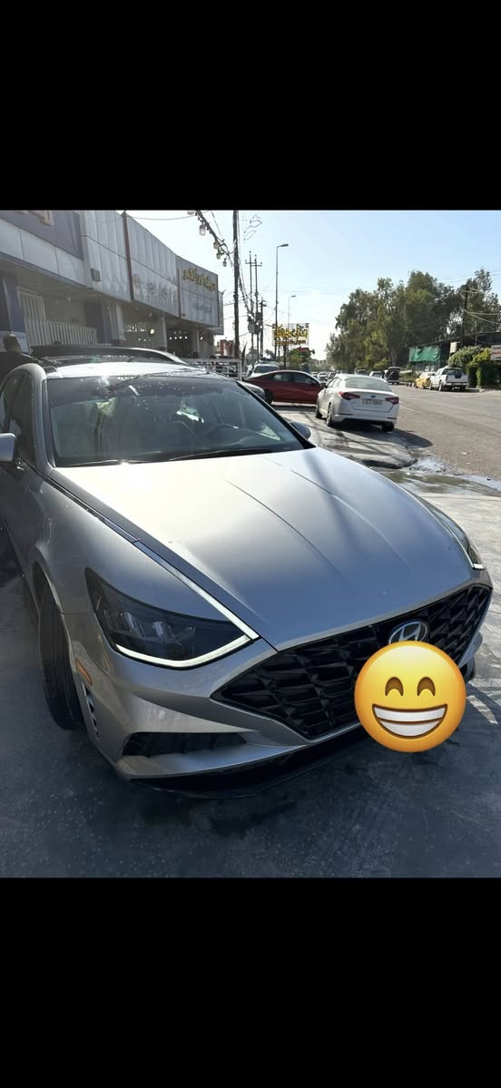 سوناتا موديل 2020 فئة لمتدد فول
ايرباك بردة فقط 
حادثهة جاملغ وباب مال سايق 
وصار بيهة بلعراق ربع البنيد صبغ
رقم بغداد
محرك ٢٥٠٠ جي دي اي 
ماشيه (١١٠  الف كيلو متر مو ميل))

- بصمة ابواب لمس + تشغيل + صندوق

- بانوراما ( فتحة سقف ) + بردة سقف كهربائي 

- دشبول دجتال 

- كشن كهرباء  

- كشنات تدفئة وستيرن 

( android auto + apple car play)

امامي وخلفي وجانبي + توقف تلقائي

- اشاير في المري + نفطة عمياء في المري

- سستم صوت BOSE الصوت 12 سماعة و دمام 2

عدسات LED بكلايتات لد

14- هاندبريك بصمه + اوتو هولد للتوقف في الازدحامات

- شاحنة طوارئ شحن سريع

- منفذ USB امامي خلفي 

- نظام الترحيب عنده الاقتراب داخل وخارج السياره

- وضعيات قياده  

- نظام تحديد المسار 

- مثبت سرعه 

- نظام مستشعرات في الباب من تنفتح الباب تتوقف السياره 

السيارة مكانها بغداد شارع فلسطين
اي استفسار الاتصال على الارقام

 غير متواجد على فيس فقط واتساب واتصال

سعرها 160   ورقة  

--

***********  

واتساب او الاتصال عالرقم
بيهة ملاحضات بسيطة
