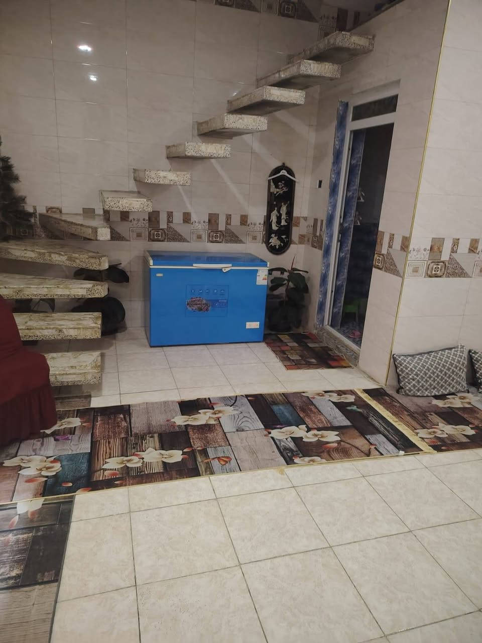 السلام عليكم
دار طابو زراعي سند 25
 نوع البناء 🏠طابوق صب كونكريت طابقين 
العنوان بابل المدحتيه شارع ملعب بيت نصيف 
ركن على شارعين 
خدماته كامله من ماء كهرباء مجاري تبليط 
عرض الشارع الرئيسي 9 متر 
المساحه 140متر 🏡
تفاصيل البيت 
عدد الغرف ٣
ستقبال
صاله 
مطبخ
السعر// 170 بي مجال
سنة البناء حديث 
للستفسار الإتصال على هذآ الرقم ***********
أو مراسلت الصفحه
