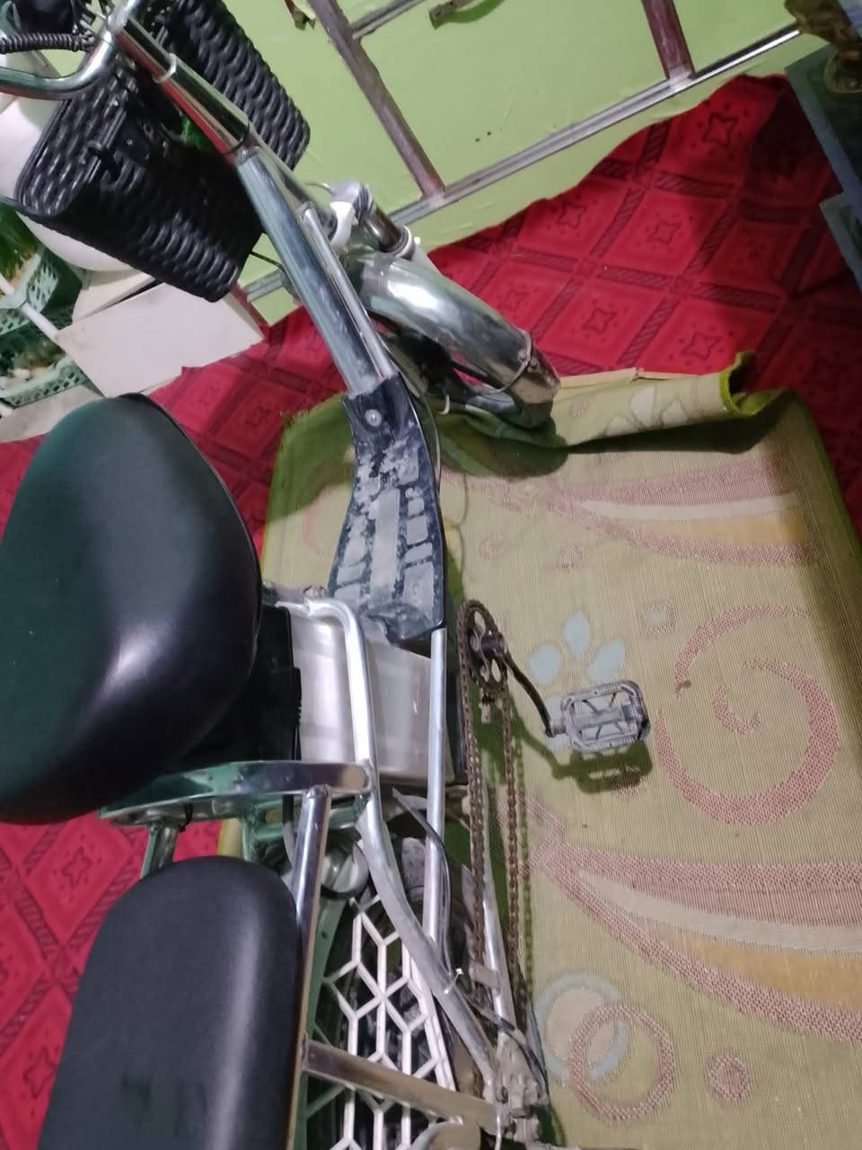 *********** السلام عليكم دراجه للبيع شحن سعرها 350 وبيها مجال
