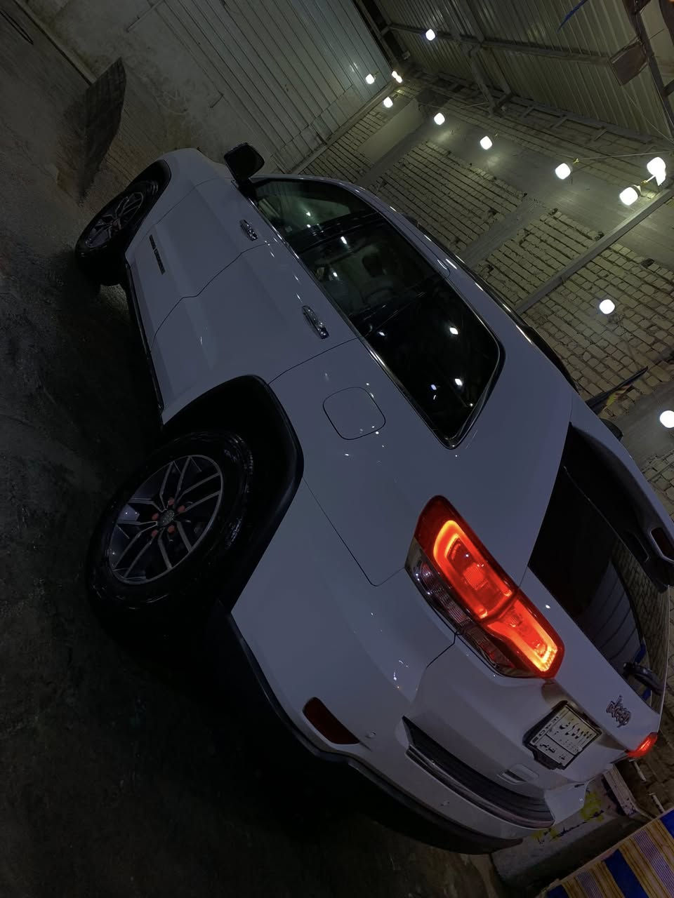 جيب كراند شيروكي لمتدد
فول مواصفات
بانوراما 
كشنات جلد تدفه تبريد
ماشيه 46 ميل حقيقي 
موديل 2017
سنويه جديده وهزه جديده
حادث جاملغ امامي
تبديل قطقتين فقط 
السياره كلها بلاديه 
السعر 230

***********
