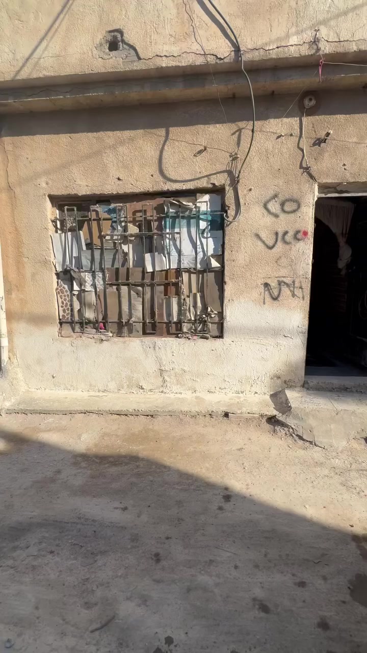 يا الله 
دار للبيع المساحه 60متر واجه 6نزال 10 طابو زراعي سند 25 عنوانه سبع قصور شارع المشروع قرب حسينيه سيد حيدر كافه الخدمات متوفره 
سعر 30وبي مجال 
رقم الهاتف ***********
