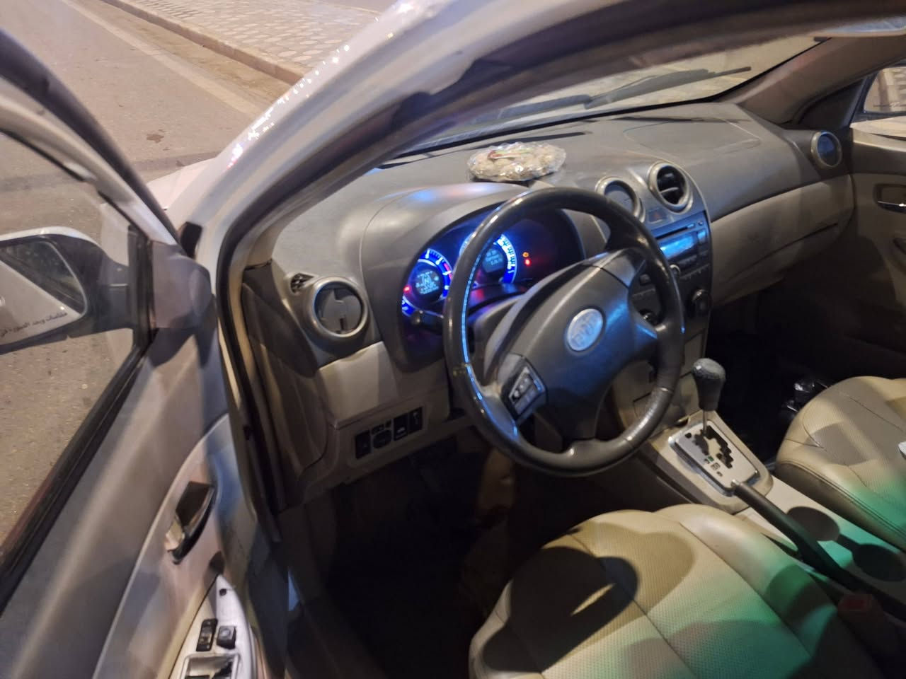 سلام عليكم سياره بي وايدي مديل ١٣ مطلوبه مصرف موصل جاهزه سعر ٣٠ وبيه مجال واي أستفسار هاذا رقميى*********** العنوان ميسان ام غربه
