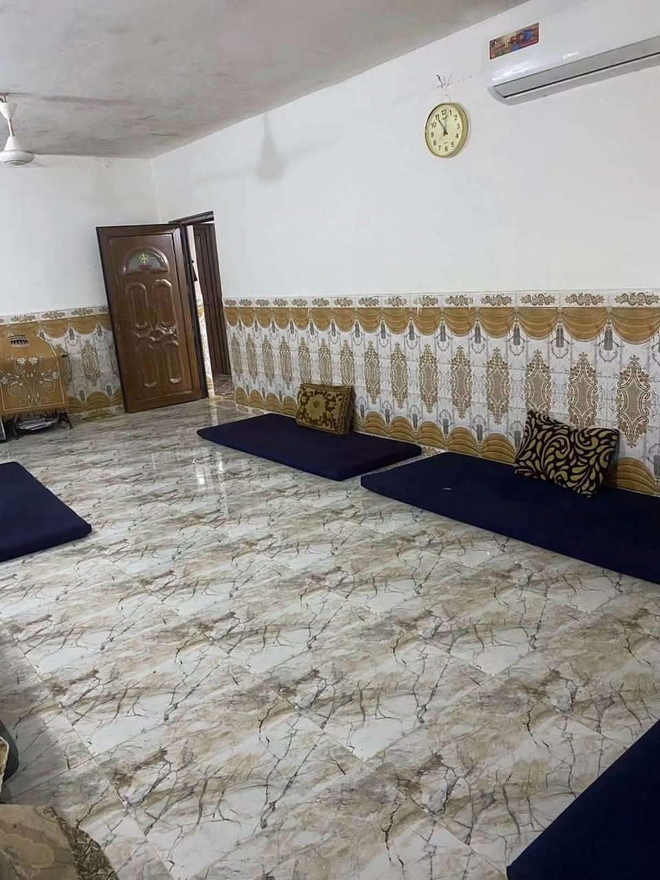 دار سكني للبيع - تكريت 
القادسية قطعة 500

خلف اسواق الجامعه شارع الدار 20 متر 
المساحة : 300 م  واجهة 10م × نزال 30م

البيت  جاهز صالح للسكن ويرهم استثمار للايجارات

غرفتين نوم + صالة + استقبال+مطبخ 

تحويل مباشر طابو صرف

السعر 115  مليون وقابل للتفاوض 

للاستفسار الاتصال
***********
