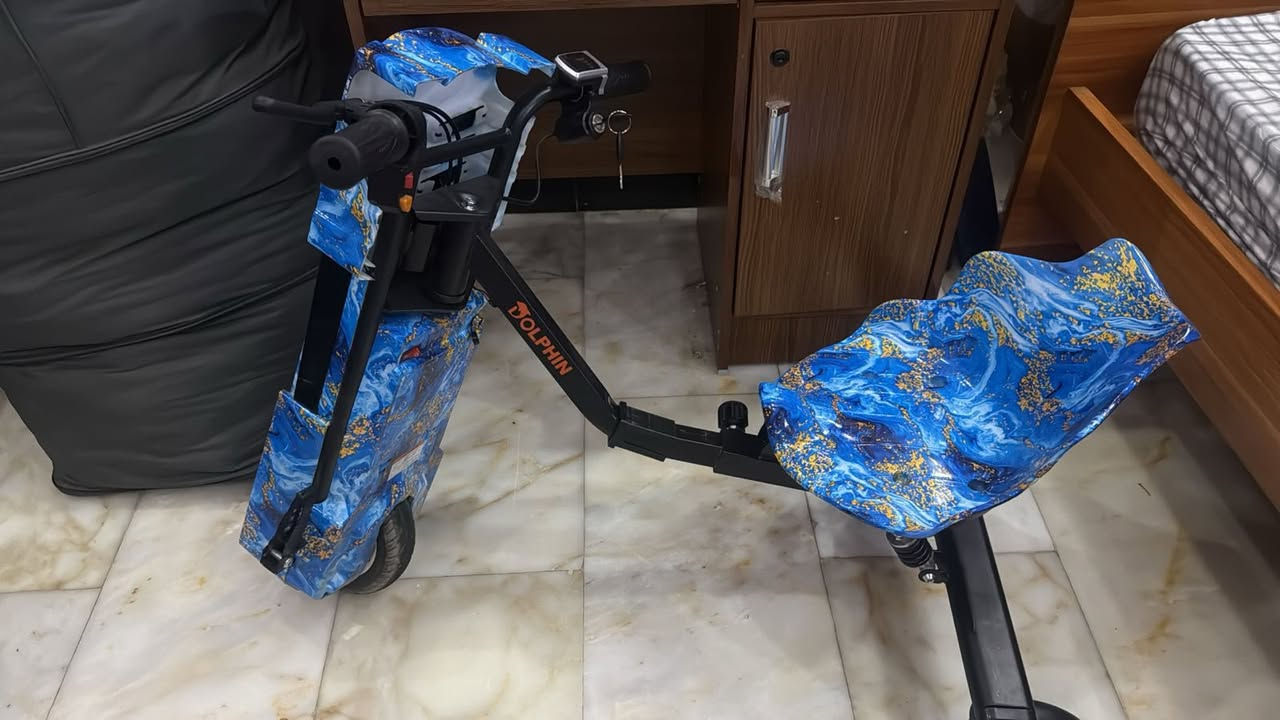 سكوتر درفت نوعيه اصليه ماطور برشلز وكارت منفصل وبطاريه امبير حقيقي. 
مستعمل يومين بس سبب بيع  زغر مساحه بل بيت 
مكاني بغداد استفسار خاص بعدع بضمان
