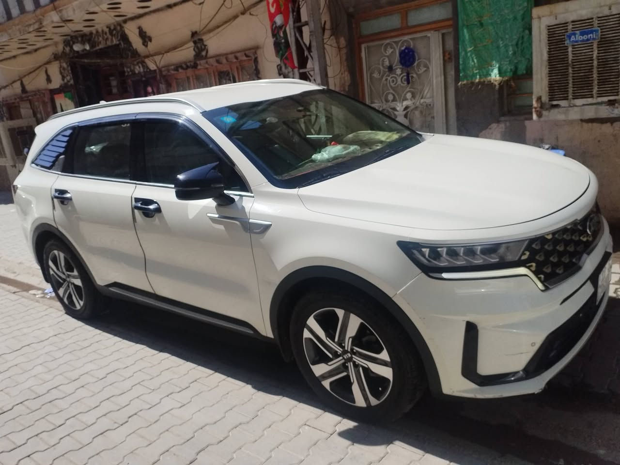 سلام عليكم سورنتو موديل 2021 خليجي محرك 6 سلندر 3 قطع تبريد الصندوك كهرباء بيها شخوط بسيطة مع طخة بگلايت خلفي مكسور وشوية بجاملغ موضع بصور ماشية 100 مكاني المنصور الوشاش معروضة ب 245 ورقة ***********
