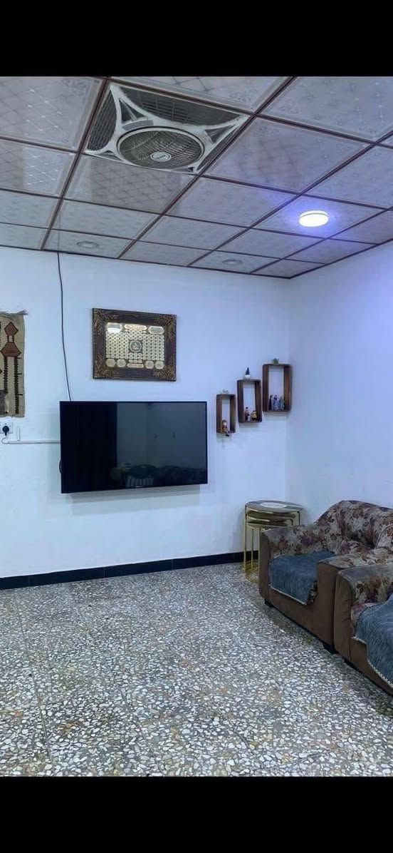 مكتب الزبيدي للعقار🏠🏠
بسعررر مناسب جدا جدا بالنسبة للقاهرة
دار ٩٠ متر  واجهة ٤ ونص ونزال ٢٠ متر 
بناء قديم ومرمم نظيف بسعر قطعة ارض طابق واحد بي طرمة وصالة ومطبخ وخدمات وغرفة نوم
والطابق الثاني سطح وغرفة سندويج 

عنوان الدار القاهرة الاولى 

عنوان المكتب حي القاهرة بظهر تانكي المي
للاستفسار أكثر الاتصال او واتس اب على :
***********
***********
