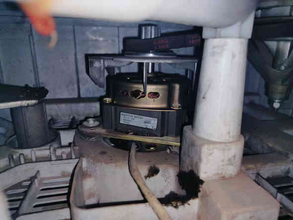 السلام عليكم عندي هاي الغساله للبيع شرط ضمان اسبوع 17 كيلو سعر 125 عنوان كراج شمال هاي رقم الواتساب ***********
