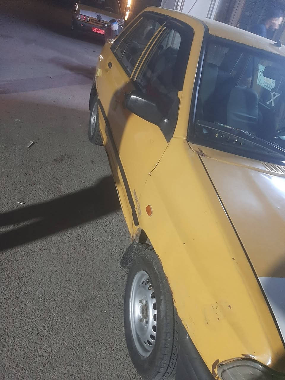 السلام عليكم سايبة للبيع موديل 2011 رقم انكليزي مصفرة هيئة وغرامات كهربائيات شغالة تخم تاير جديد كير مكينة مكفولات بس الدوسات والذيولة بيهن خياسات  العنوان بغداد حسينيةالراشدية صاحبها ايريد تحويل ثاني يوم السعر25 الاتصال على الرقم ***********
