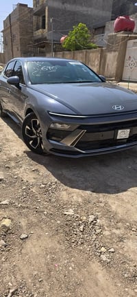 هونداي سوناتا موديل 2025 ماشيه 5000 كيلو حادثها مثل ماواضح بالصور بدون...