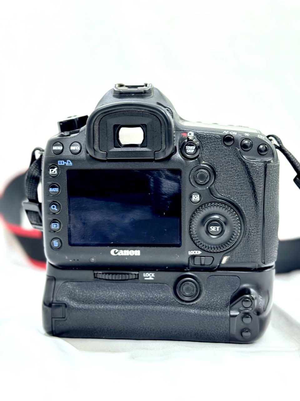 كانون 5D m3 للبيع او مراوس مع درون
كانون 5D m3 للبيع او مراوس درون 

نظافة فول 💯 
مع عدسة 24-105 رنك احمر + كرب + بطاريات عدد 2 + شاحنة + حزام 
 
عنوان : ناصرية ـ مركز 
تواصل خاص او واتساب ***********
