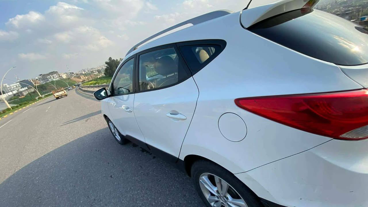 تكسون مديل 2013 كير محرك شرط 
بيه سبع قطع صبغ 
***********
*********** موصل, نينوى
