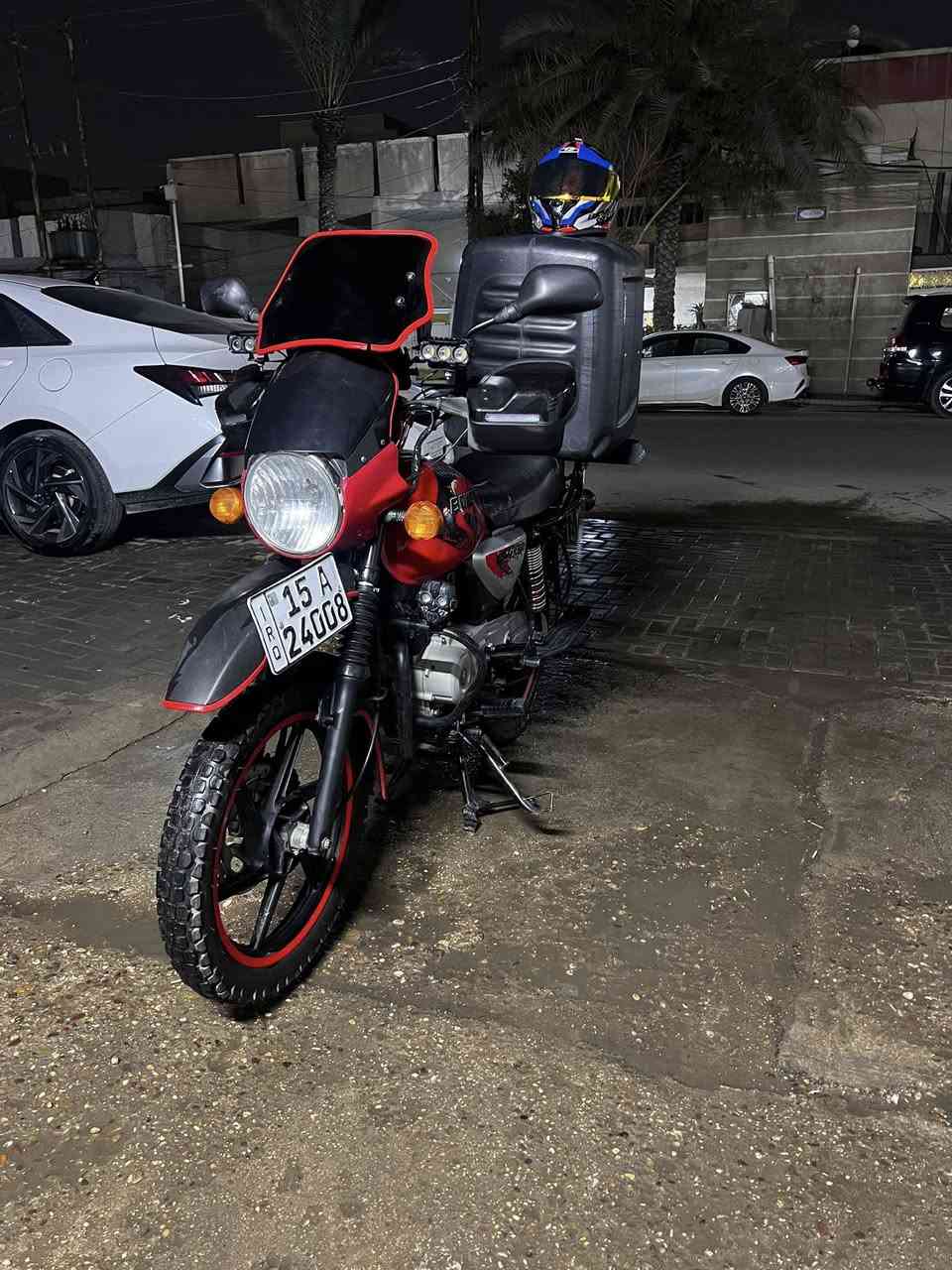 سلام  عليكم بوكسر مديل 2022 دراجة جداً جداً جداً نضيفه  حته شغل قليل مشتغلين بيها عليها شغلات ترتبات زنون بومات  ونضام دبل اشاره يعني دراجة حلوه ومرتبه مكينه ناعمه تخبل ملاحضة ابيعها هية ومحلاقتها + الخوذه 
سعر 2400 وبيها مجال دراجة مرقمة  مشروع وطني انكليزي  تحويل ثاني يوم مكانها بغداد البياع  
هـ ***********
