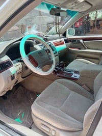 جنون للبيع دكمتين كرستال اصل موديل 2003 الاستفسار على هاذ الرقم 077028...