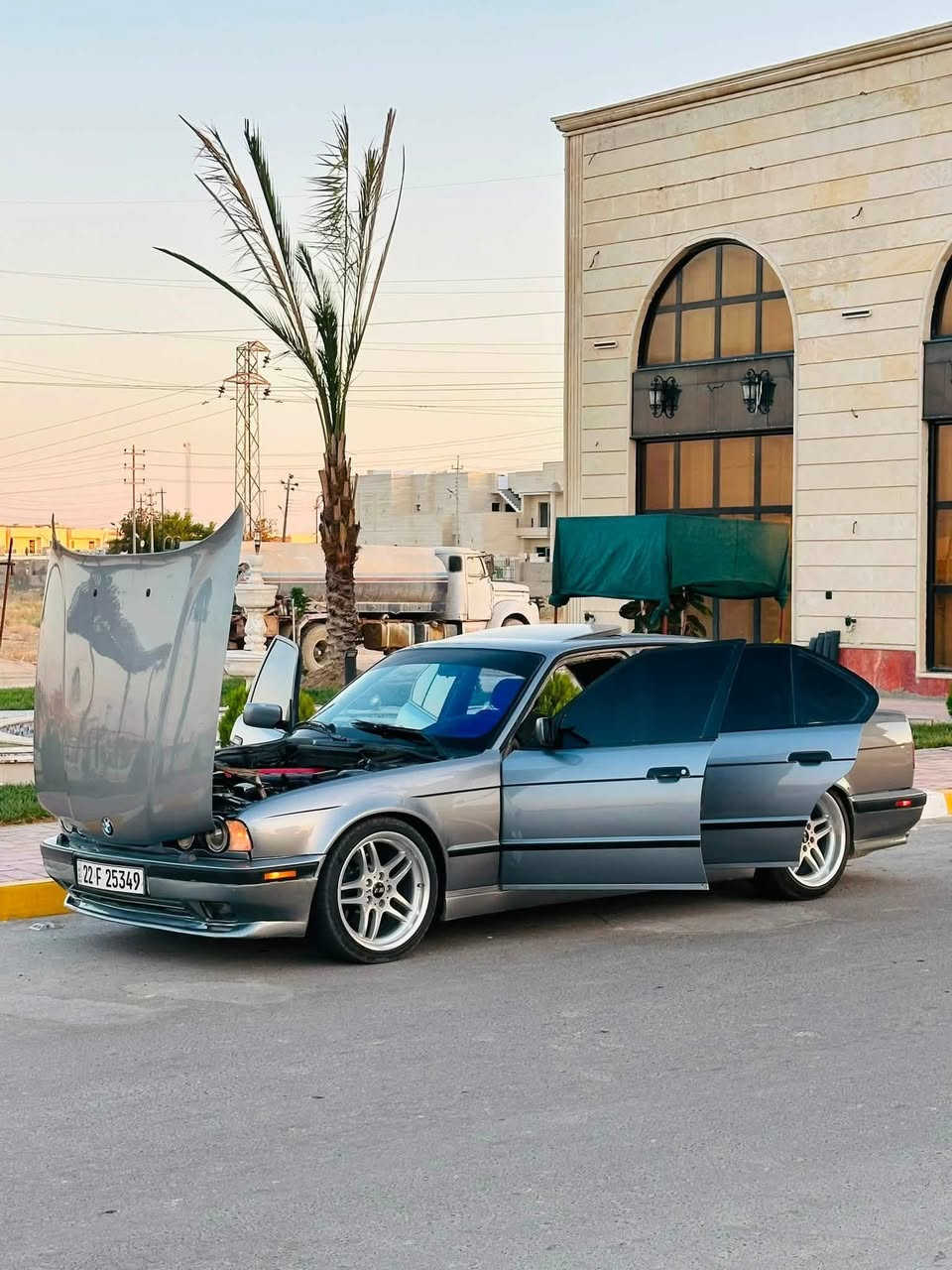 السلام عليكم الحلال للبيع 525اصل وفصل رقم اربيل باسمي تحويل ثاني يوم
محرك كير شرط لاتنقيص ولاتبخير مسكر فانوس 
تبريد تدفئه شغال تبريد ثلج 
دعاميه امامي خلفي M
ويل وتخم تايرات جديد M
مصبوغه جماليه بدون حادث 
موديل 1992
سلايت طكات 
دبل جكمجه 
داخل مخمل بلادي 
بطاين صاج 
دركه تحكمات 
صدر امامي خلفي جديد من كلشي منفوض 
لون نفطي سنويه إلى 2031
بجم عريض السياره 
كلشي بيها شغال مناقصها برغي مكان السياره تكريت شراي اتصل ***********
