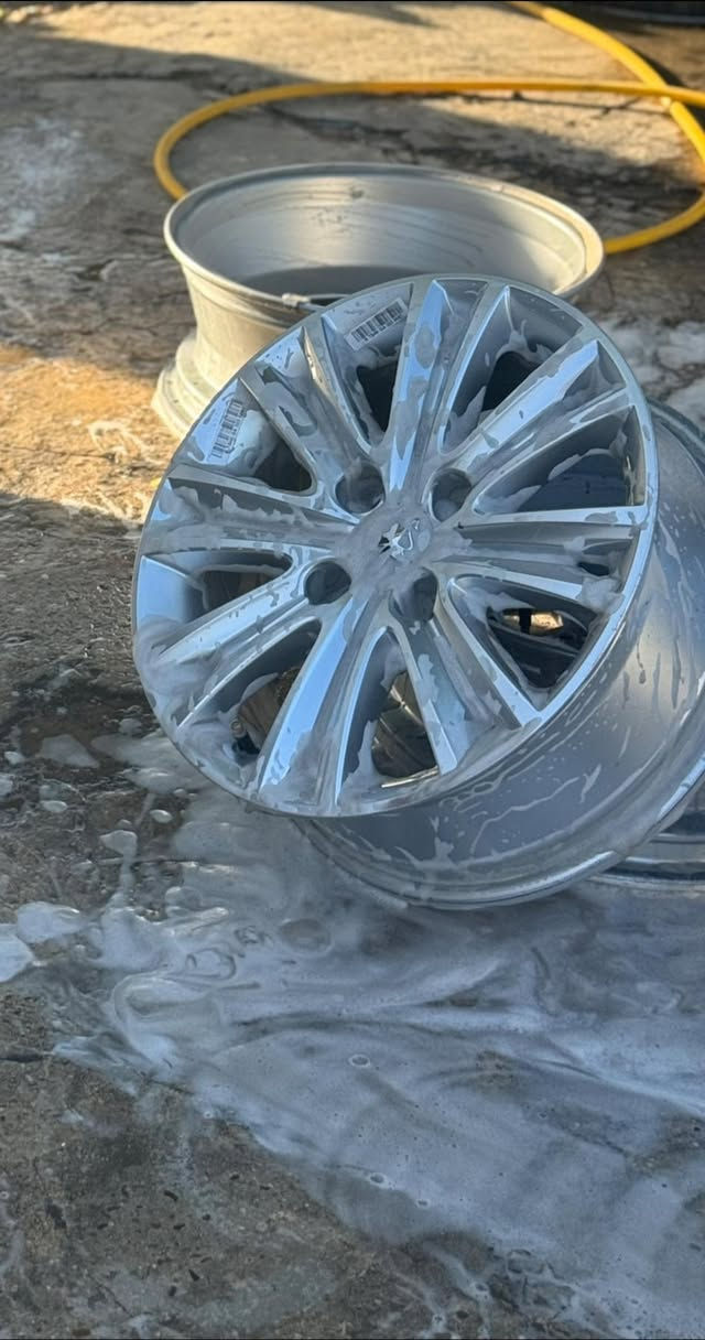 هذا ويل ال25 للبيع تخم كامل جديد بدون تايرات ما ماشي عليه من الشركه للبنجرجي  ويا كاعيات بلاديه بچيسهن مكانهن بنجف *********** واتساب فقط
