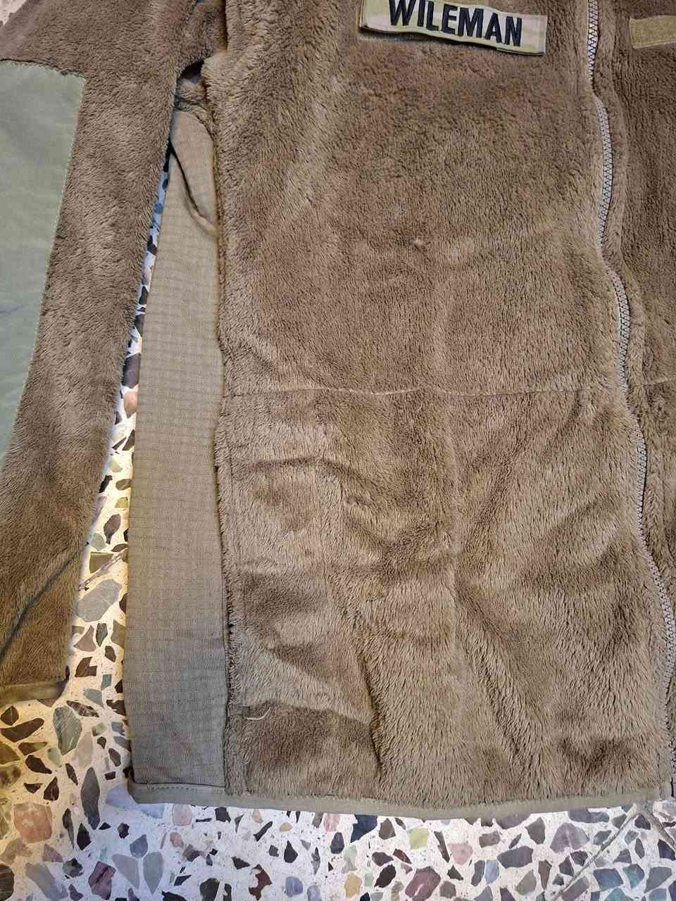 قمصلة فرو امريكي اصلي 
قياس ميديم من 75 الى 90 كيلو تلس


**إذا كنت صاحب هذا الإعلان وتريد حذفه لأي سبب، رجاءا أرسل رسالة إلى الدعم الفني**