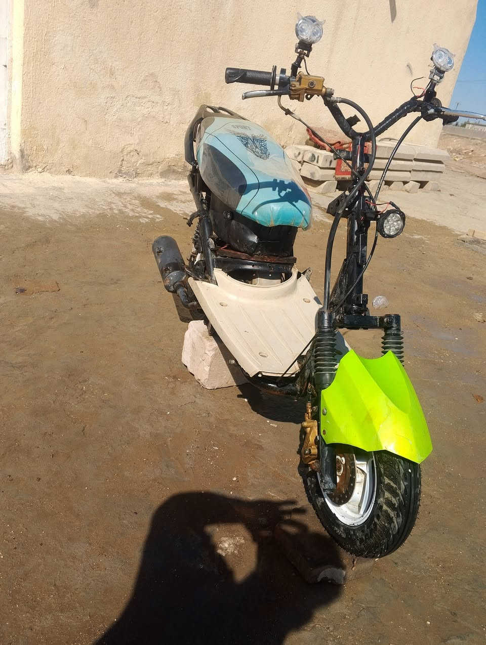 سلام عليكم خواني دراجه ماكس كوري الكهربايات بل جنطه دراجه مكينتها حلوه ما تسمع تنشد عليها صالنصه اف ام دراجه سعرها 150 عوزها شحن باتري فقط تشحن باتري وتروح دراجه سلف  متواجد واتساب ***********
