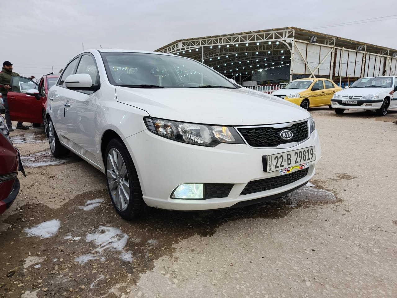 كيه سيراتو موديل 2011 
فول مواصفات واحد على واحد
فتحه سقف 
مري شفط 
اشاير مري 
4دسك حساسات
كروز مثبت سرعه 
تحكم ستيرن جهتين
ويل كب كروم 
يدات نيكل 
كيج حماوه مو كلوب 
مكينه كير حداديه تخم تاير جديد
برغي ما بيه نقص 
ماشيه ٢٠٠ حقيقي 
سياره جديده مال جناي 
رقم اربيل انكليزي بسمي 
هزه جديده سنويه 2031 
تحويل وكاله ثاني يوم
بيه صبغ بنيد وجاملغ 
سعر ١١٣ وبيه مجال 
مكاني نجف للستفسار تصل 
***********
***********
