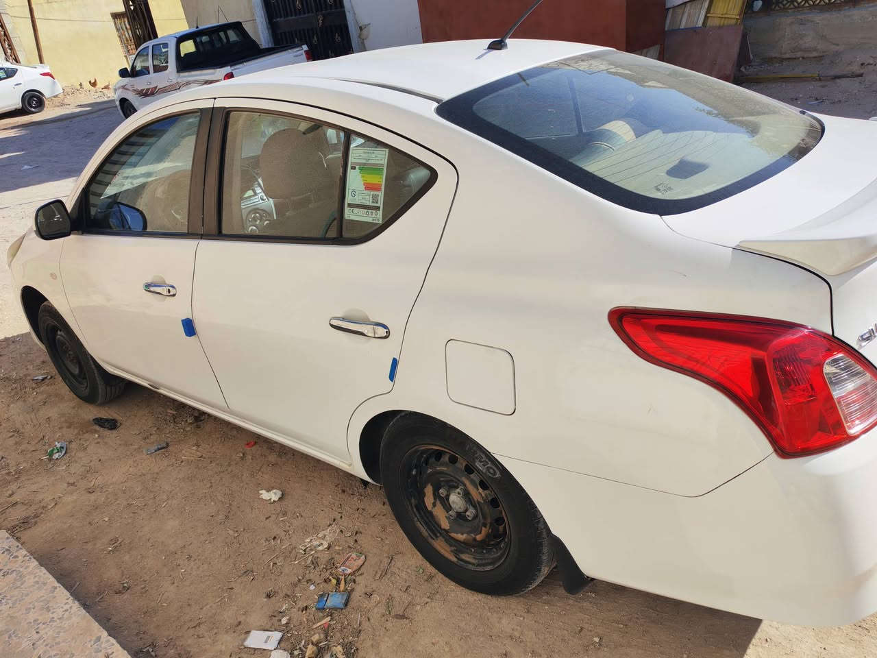 السلام عليكم نيسان صني هندي بليه زركا ماكينه كير كفاله حداده جديده توني مسويها تبريد  تدفئه تاير جديد بيها بارد باب وشاملق چاملغ جهه السائق بي صبغ   فقط بيها صدعات العنوان بصره سنويه منتهيه بال 25 بشهر التاسع راعيها يريد مدور سعر 97 بيها مجال حك الجيه فقط شراي يتصل *********** مكاني بصره الزبير
