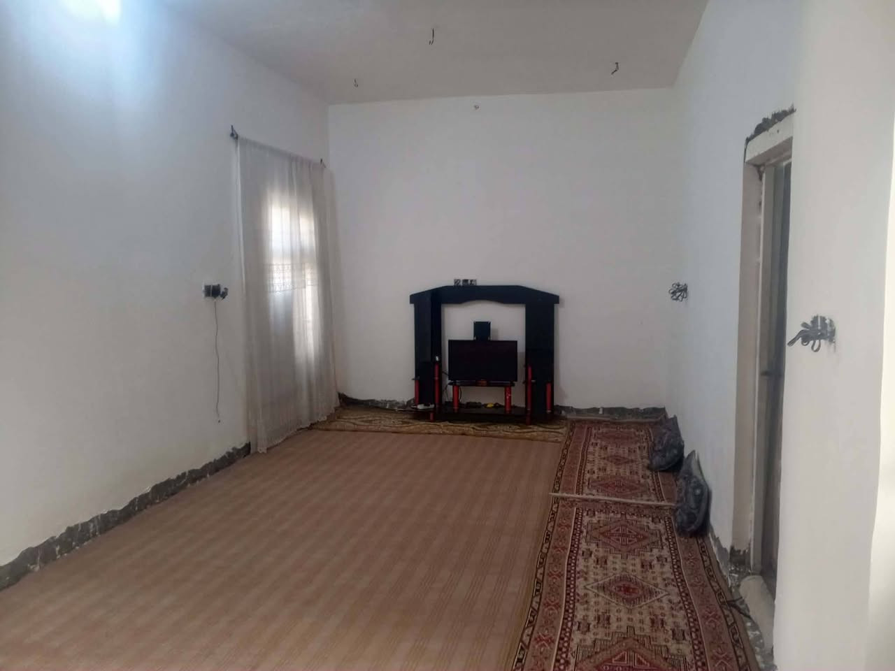 بسم الله الرحمن الرحيم 
بيت زراعي للبيع المساحه ٣٥٠ ركن
 بناء حديث أبي ديوانية عشر امتار
 وثلاث غرف نوم وصاله جبيره 
ومجموعة مغاسل داخلية وخارجية
 وبي محل مفتح يعمل حالياً العنوان
 طريق المشايه الفرع المقابل بيت عبد الامير صگر
على اليمنه
 خدمات موجودة ماء وكهرباء وشارع سبيس
السعر وباقي التفاصيل يم صاحب 
 الرقم الموجود بالاعلان 
***********
او مراسلة الصفحة 
#هادي_الحجيمي
