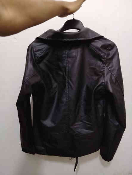 قياس s نضيفه جدا 15 الف *********** حي الوحده يم مدرسه الجماهير
