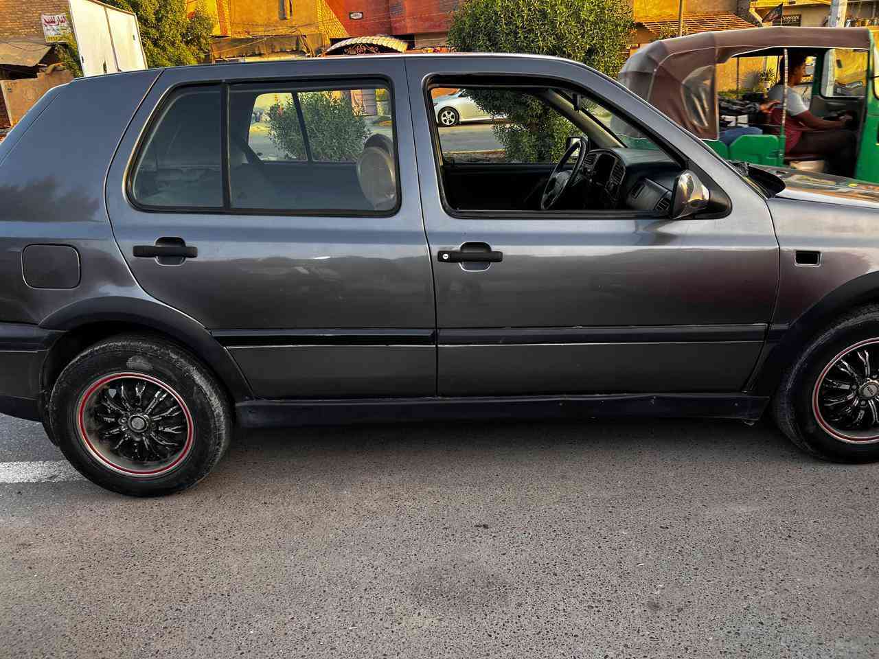 سلام عليكم
كولف موديل 92 للبيع فقط 
رقم بغداد مشروع وطني 
السعر 37 
رقم الهاتف *********** 
غير متواجد ع فيس
