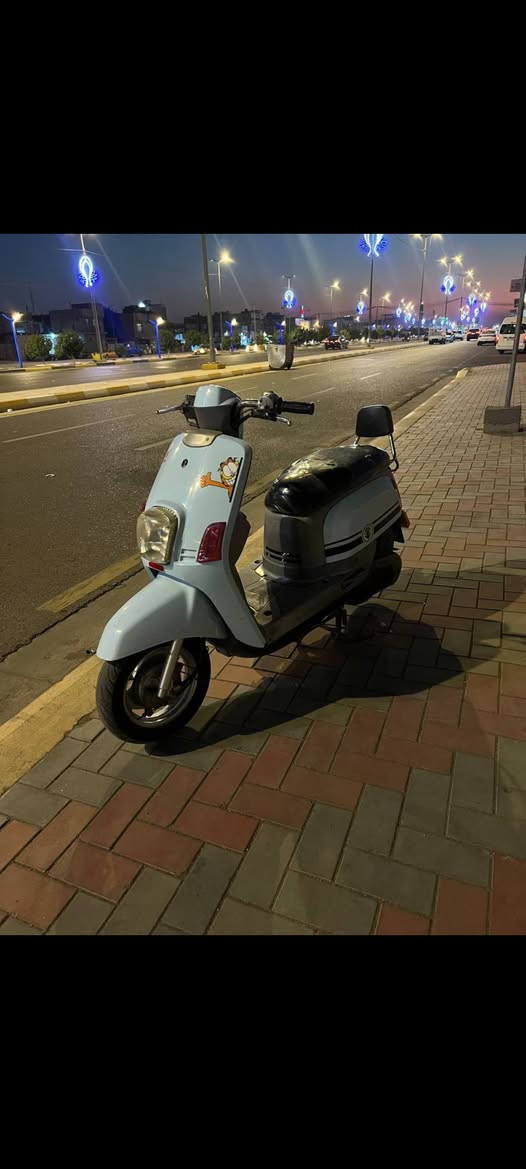 سلام عليكم بوليس للبيع داخله رصاصي دراجه نضيفه وحلوه شلعه ومعدل حلوات شوفت عينك  سعر 750 مكاني كربلاء ***********
