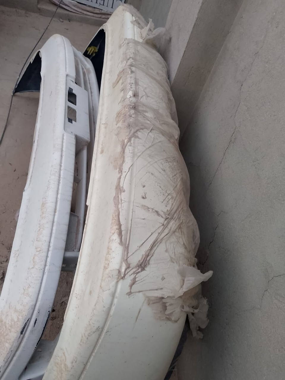 السلام عليكم اربع بيبان مع البطاين كرونه موديل 95 يسرة بلادي 
زوج دعاميات 
تجف 
***********
متواجد ع الفيس واتساب
